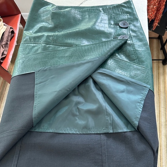 Mijeong Park - Deep Green Crocodile Embossed Faux Leather Skirt - Size L - Picture 11 of 16